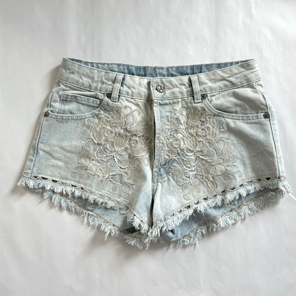 Rare Farm Rio Embroidered Jean Shorts Size 6 (38) - Picture 1 of 8